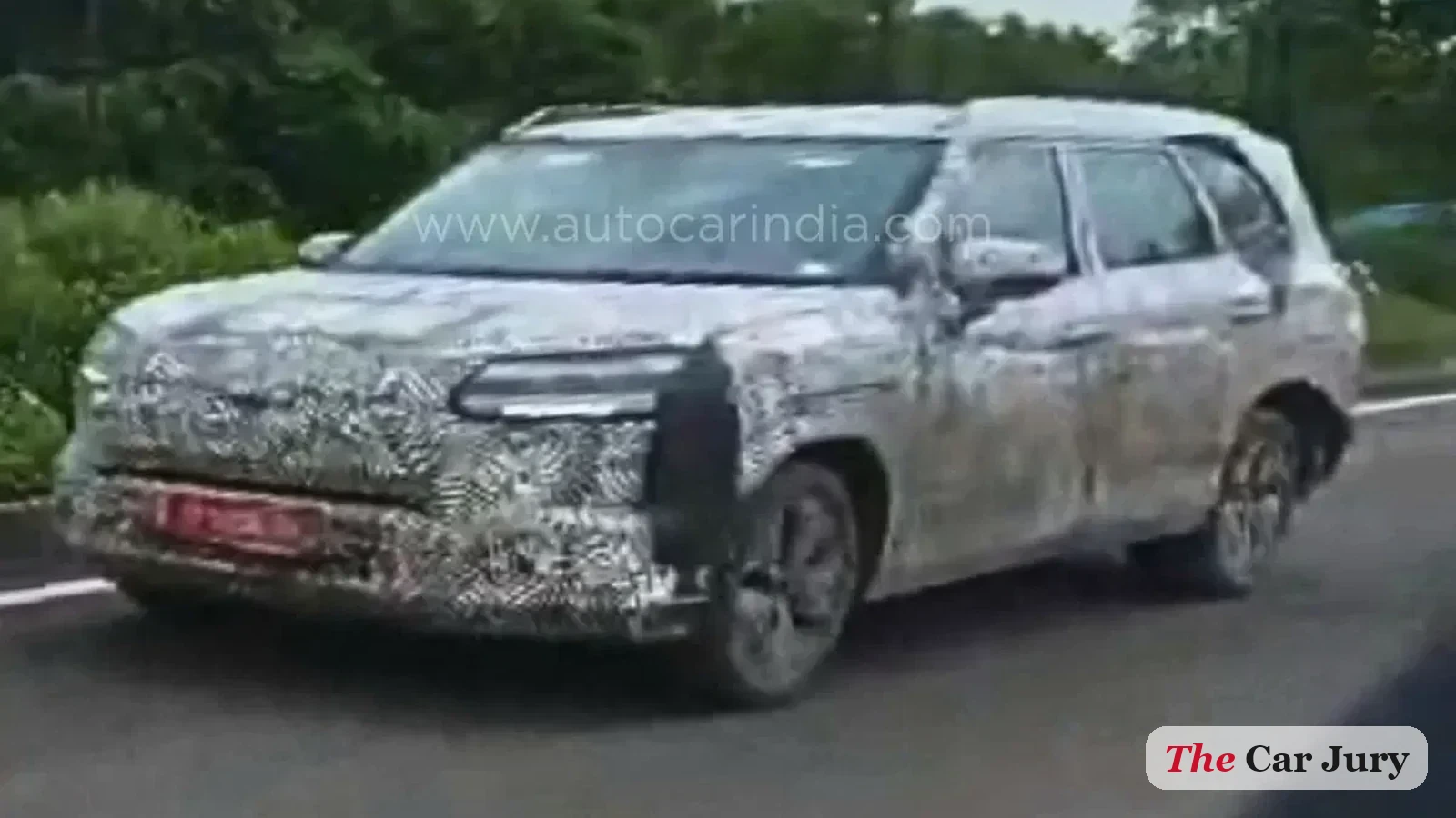 MG Hector Hawk spied: Starlight 560 twin lands in India with EV and PHEV